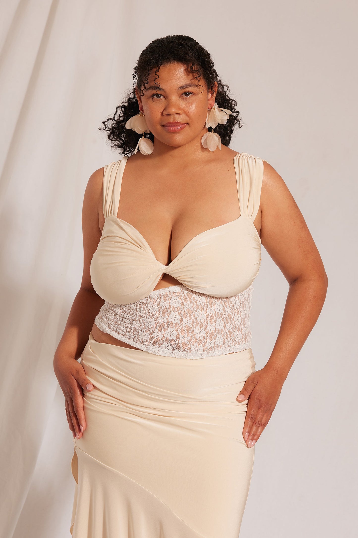 Top LEATITIA