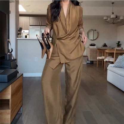 Women's Fashionable Two-Piece Set of Top and Pants